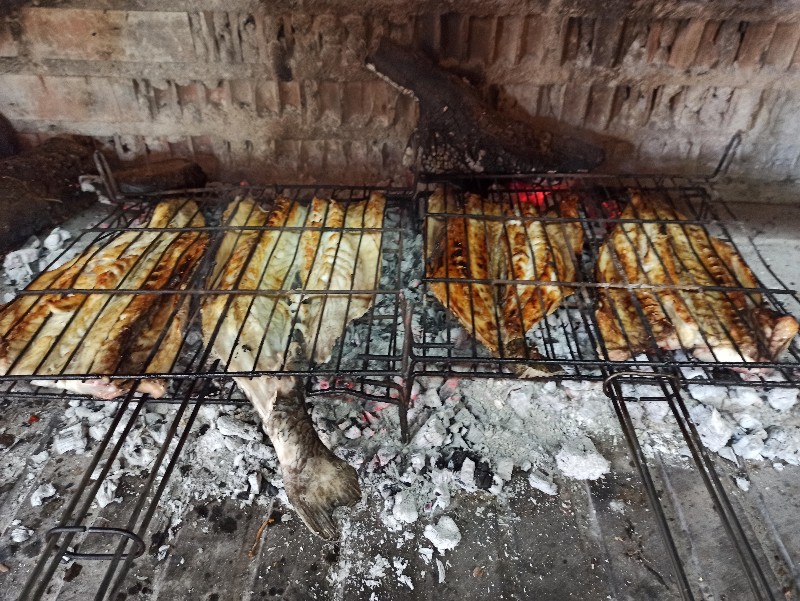 Corvina a la brasa Corvina a la brasa
