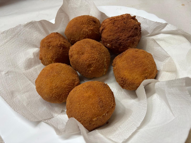 Receta de bombas de la Barceloneta Receta de bombas de la Barceloneta